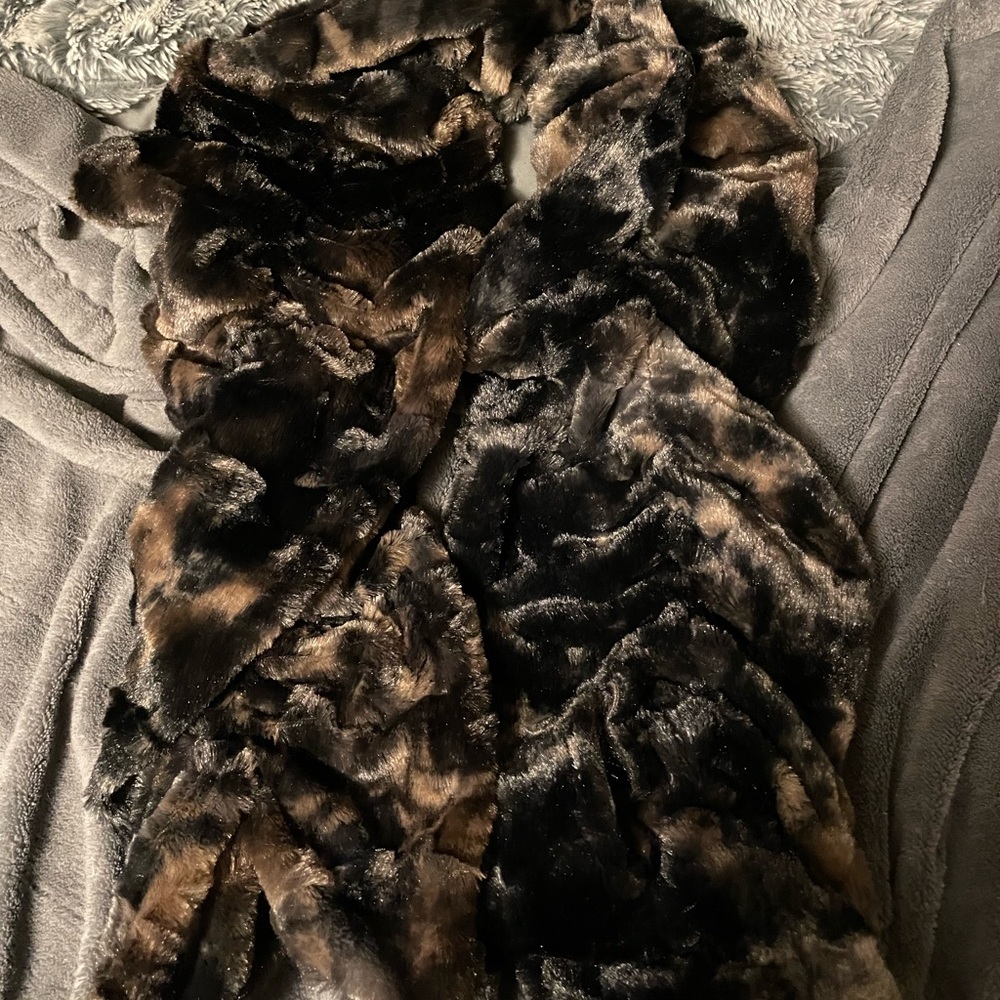 5 for $15 Croft & Barrow Plush Stretchy Winter Scarf Black / Brown
